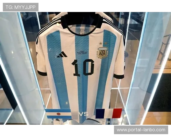 足球收藏品热潮升温 球衣拍卖创历史新高吸引全球买家参与 足球收藏品热潮升温 球衣拍卖创历史新高吸引全球买家参与