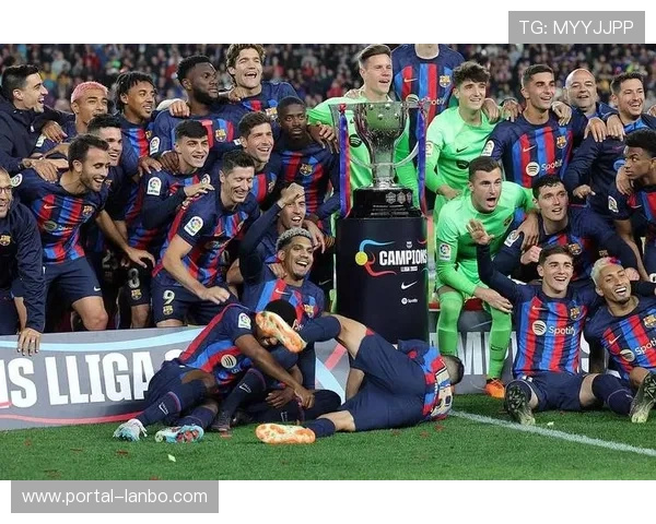 法甲焦点战柯巴尔克拉索联手发威 巴黎FC主场2比0完胜洛里昂 法甲焦点战柯巴尔克拉索联手发威 巴黎FC主场2比0完胜洛里昂